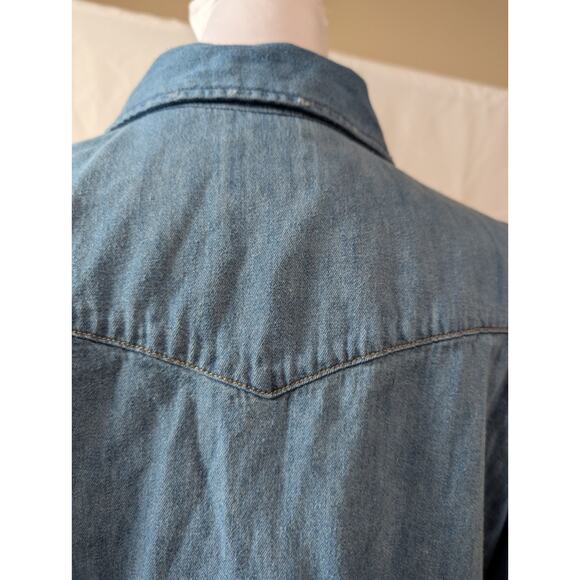 Levis Denim Shirt Women Size XL Blue Sawtooth Pearl Snaps Western Red Tab Rodeo - Picture 7 of 15